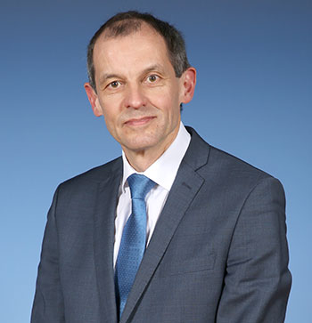 Headshot of Dr Richard Vautrey