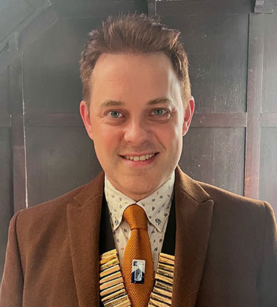 Head shot of Dr Jaime Hynes