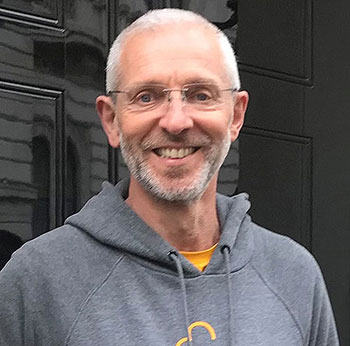 Headshot of Dr Simon Tobin